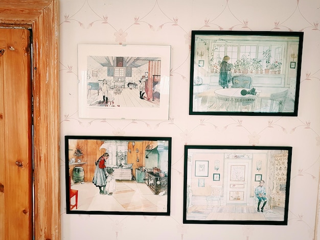 Ряд готовых работ, оформленных в рамы